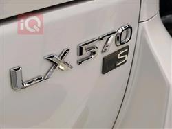 لێکزس LX